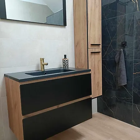 Le Lejlighed La Louvière